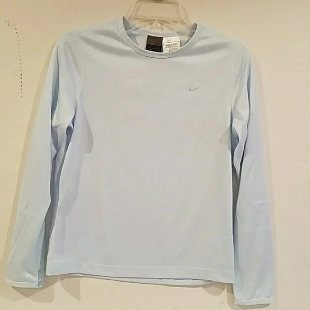 LADIES NIKE DRI - FIT LONG‎ SLEEVE TEE (sz small)